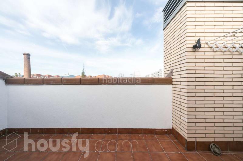 Foto d43b4ddd-84c1-48cc-aa1a-46147dae1fab. Zweistöckige wohnung in carrer del barcelonès . in Cornellà de Llobregat