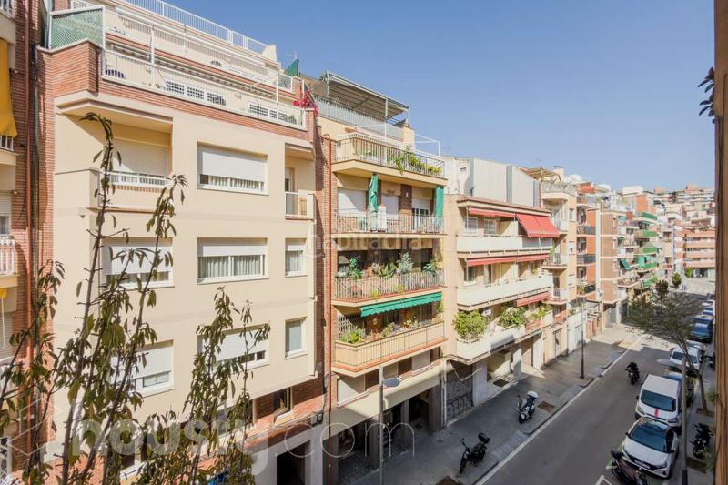 Foto 5a3ad105-86fd-4ec8-b2cb-31fba0de4398. Etagenwohnung in cl bismarck . in Can Baró Barcelona