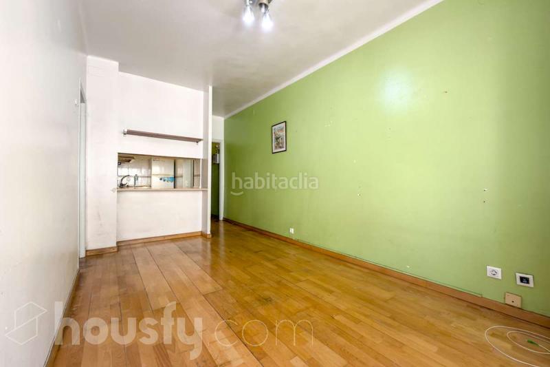 Foto f1e332eb-7f5f-42ae-9321-519e72967186. Etagenwohnung in cl bismarck . in Can Baró Barcelona