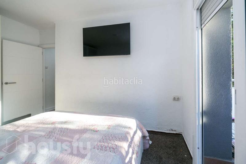 Foto 1252fc22-f71c-41ce-8766-9590f6b18c7c. Pis a carrer dedison . a Ca n'Aurell Terrassa