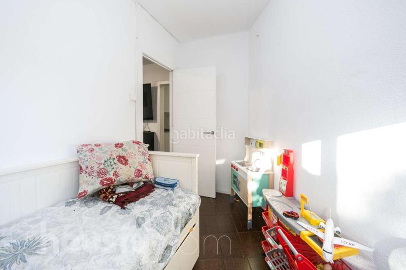 Foto 98f61c27-8cb0-4e4d-aa61-a223661b626e. Pis a carrer dedison . a Ca n'Aurell Terrassa