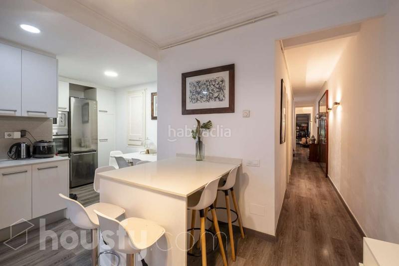 Foto 8f97367f-6948-4dca-8314-5ba6e68ec36c. Appartamento in carrer de rocafort . in La Nova Esquerra de l´Eixample Barcelona