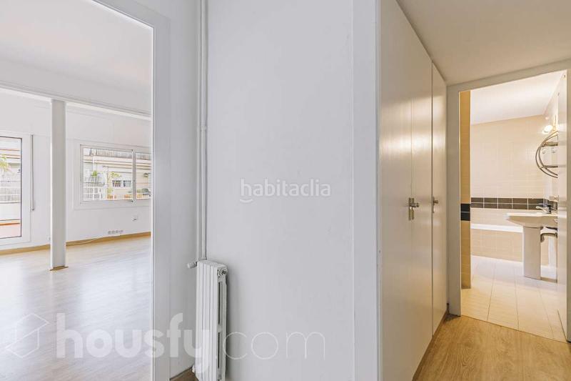 Foto 300468aa-5a1e-49c6-b2c7-364b38f108b6. Dachwohnung in cl cardenal vives i tuto . in Sarrià Barcelona