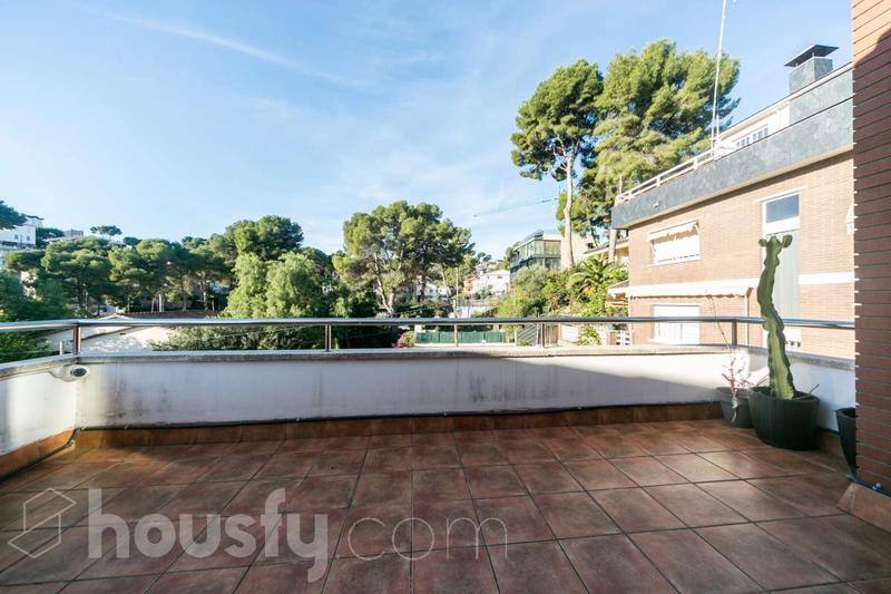 Foto 111d326c-d668-4d75-98a6-e0f7a185e566. Chalet en avinguda . en Montmar Castelldefels