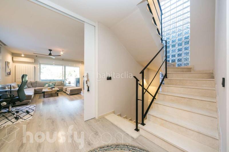 Foto c0812e66-4d91-42dd-a5bc-23a4abe3d621. Chalet en avinguda . en Montmar Castelldefels