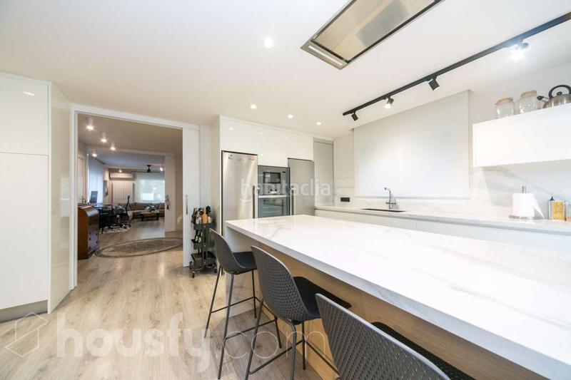 Foto 46a0c55c-5c6f-4861-8128-bc79b69d5d46. Chalet in avinguda . in Montmar Castelldefels