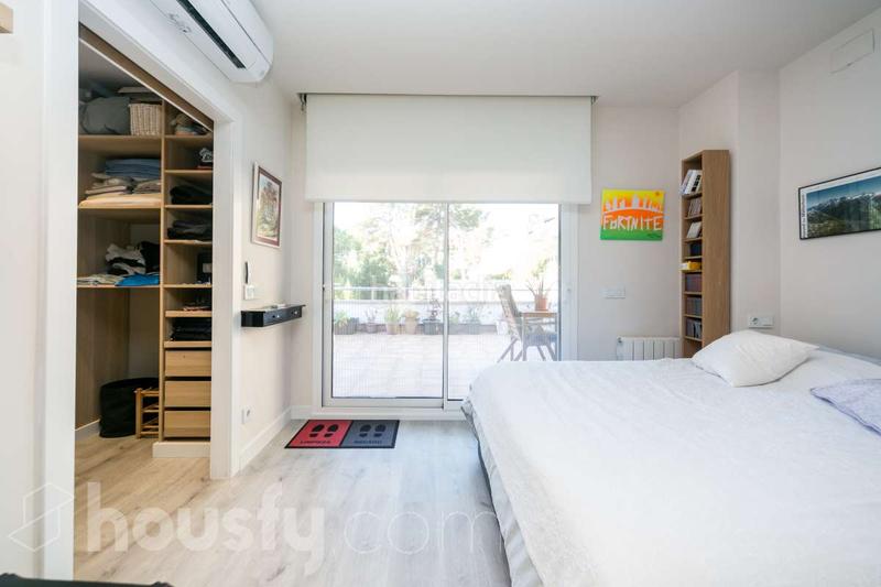 Foto 6940113c-f74e-4694-a149-0f1c86037b09. Chalet dans avinguda . dans Montmar Castelldefels