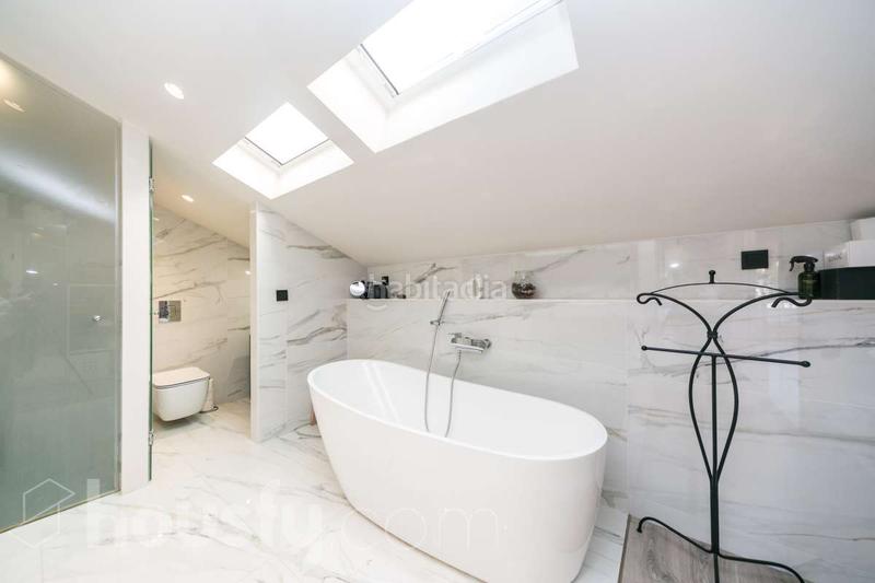 Foto daf7360d-cb08-4935-8b3e-d6cc389ea3d6. Chalet dans avinguda . dans Montmar Castelldefels