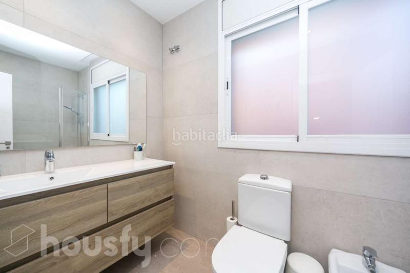 Foto cd2a55e0-dcf1-4169-b023-a0b76166990a. Chalet in avinguda . in Montmar Castelldefels