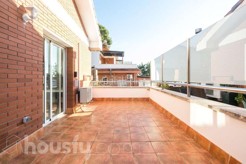 Foto 219823b8-832d-42f3-bf17-3185996f2e0c. Xalet a avinguda . a Montmar Castelldefels