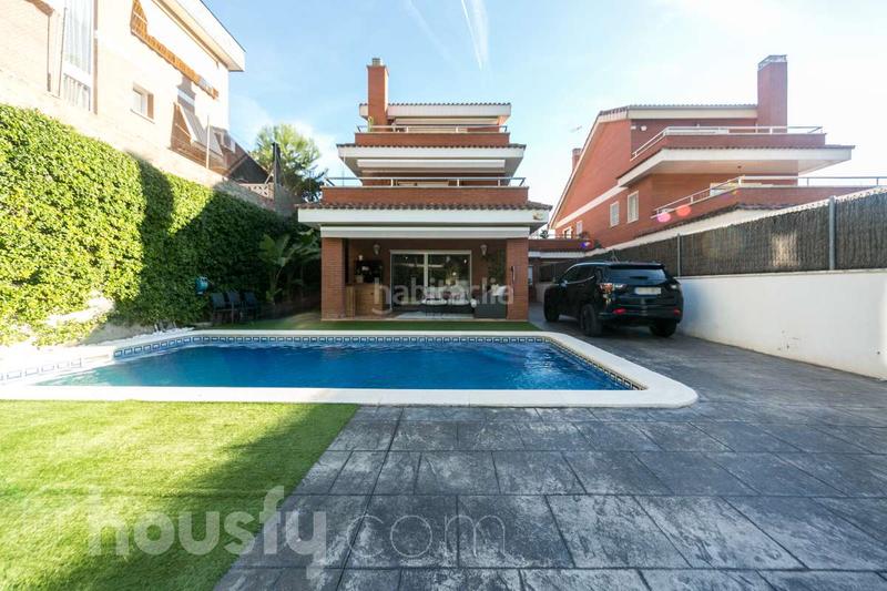 Foto bdeb4f01-3e07-4230-bbc2-d1cd1043be68. Xalet a avinguda . a Montmar Castelldefels