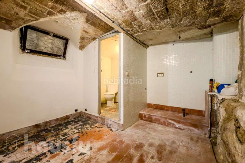 Foto 283ad9ca-aa3e-412e-9419-b032a34537e8. Geschäftsraum in carrer del cometa . in Gòtic Barcelona