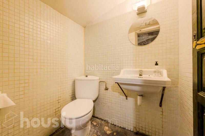 Foto 1c575e4f-f7db-4e44-815f-65b1b0b3d84b. Local comercial a carrer del cometa . a Gòtic Barcelona