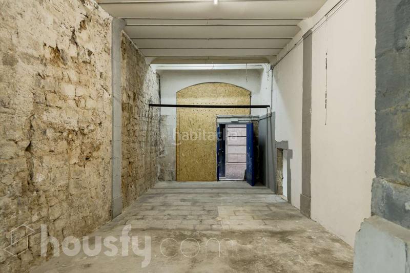 Foto 237a517a-22fc-4399-b69c-23aff50f7bbc. Local comercial a carrer del cometa . a Gòtic Barcelona