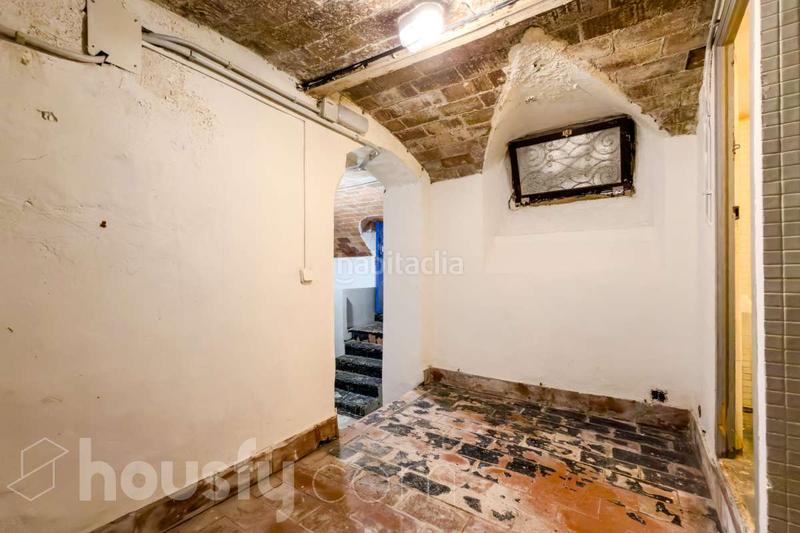 Foto 7c4fbdbf-8ce9-4c71-9320-2ac6c43d78be. Local comercial a carrer del cometa . a Gòtic Barcelona