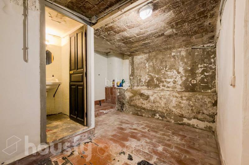 Foto fdbce7c5-6fec-4f07-84ef-f9fd4557402d. Local comercial a carrer del cometa . a Gòtic Barcelona