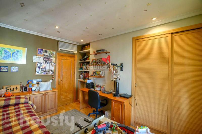 Foto 0a2531c6-8a28-4e26-a4b8-21cd2db6243d. Attique dans calle de fernando el católico . dans Gaztambide Madrid