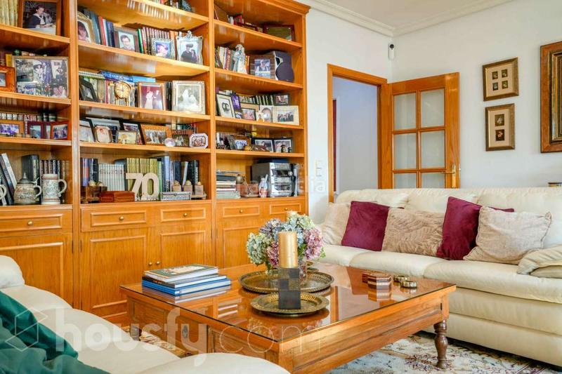 Foto a21b6ae6-6986-4468-8d2b-72389952820d. Penthouse in calle de fernando el católico . in Gaztambide Madrid