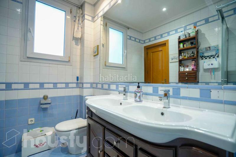 Foto aa2dc2ad-f9a5-47d2-ada5-7950c39ef405. Penthouse in calle de fernando el católico . in Gaztambide Madrid