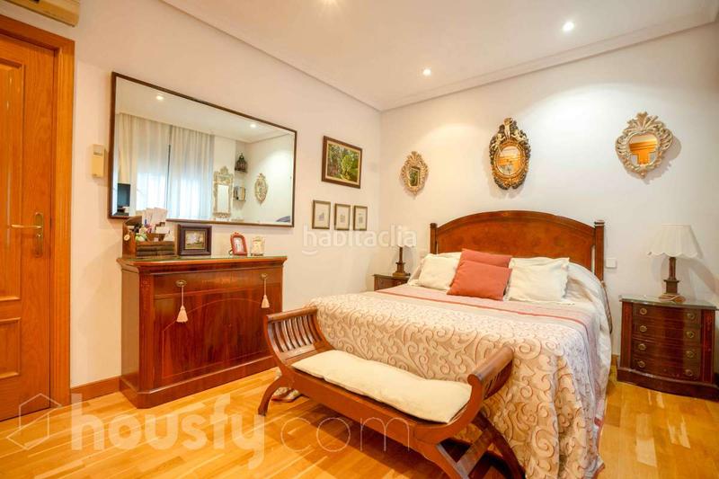 Foto bd7ef444-6435-43d0-bae0-830586e1dc5a. Penthouse in calle de fernando el católico . in Gaztambide Madrid