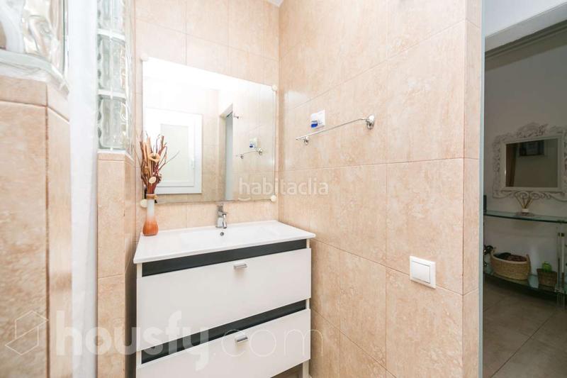 Foto 0eb0ac12-2383-4511-8517-76c1637a3553. Piso en cl horitzontal . en Prosperitat Barcelona