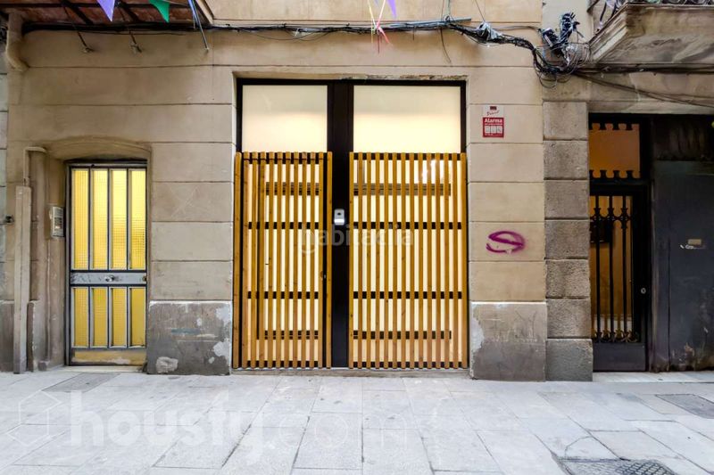 Foto 795b8301-01ba-4d5e-bd44-a65636bd051a. Piso en carrer d'en roca . en Gòtic Barcelona