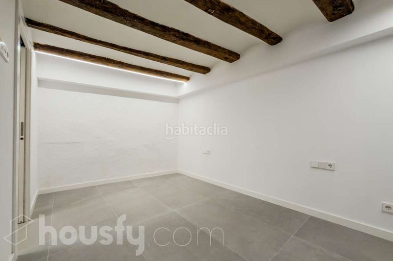 Foto ad629805-f551-4964-92e0-c8017b680339. Piso en carrer d'en roca . en Gòtic Barcelona