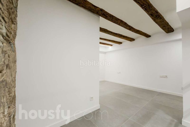 Foto d34d2dd3-ff3c-4088-97d3-f48b5c2b60b7. Piso en carrer d'en roca . en Gòtic Barcelona