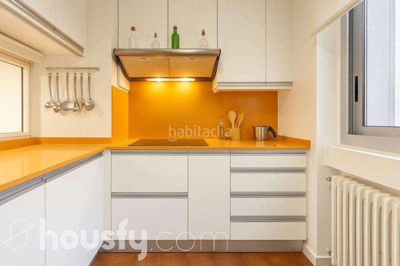 Foto f4b6c170-40e9-4807-9d5d-c2029684d7d6. Flat with heating pool in Niño Jesús Madrid