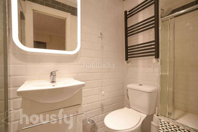 Foto 3e5cf9f6-1f33-4cee-950b-8e976319d733. Etagenwohnung in calle de julián rabanedo . in Legazpi Madrid