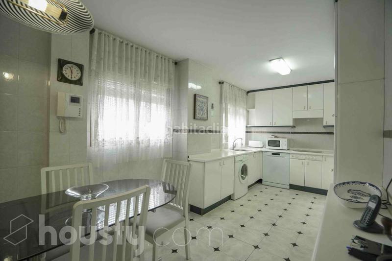Foto b5bba13b-519e-4b7d-a21d-461cdef68766. Flat with heating in Peñagrande Madrid