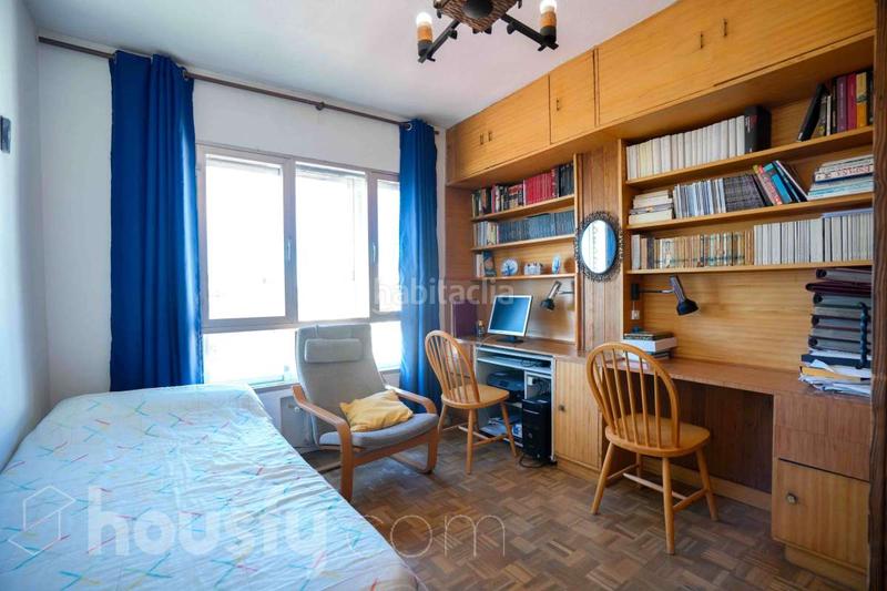 Foto e81c2d21-72f1-40ee-965f-40db85eff637. Piso en cl. isla de arosa . en Peñagrande Madrid