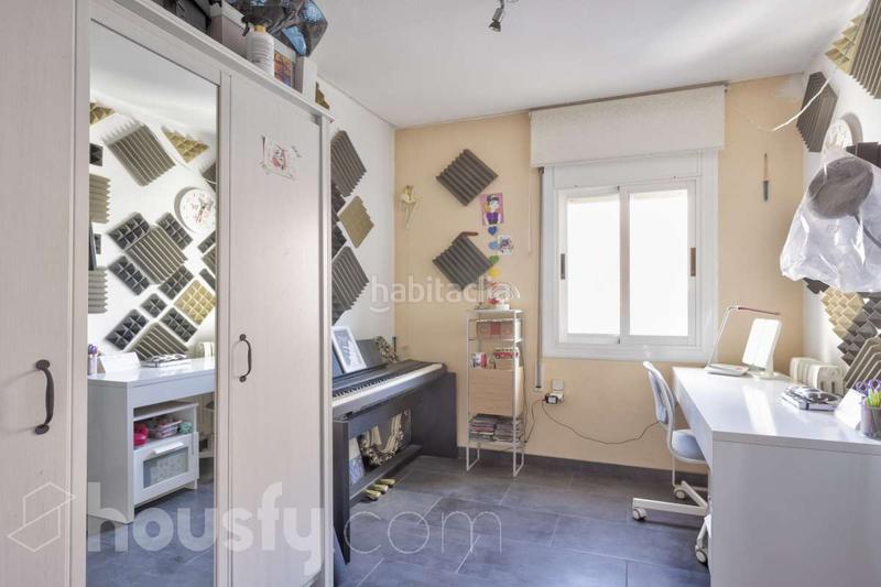 Foto 2a974b8f-80f2-40d6-8982-9241f30d1deb. Casa adossada a carrer del berguedà . a Progrés Rubí