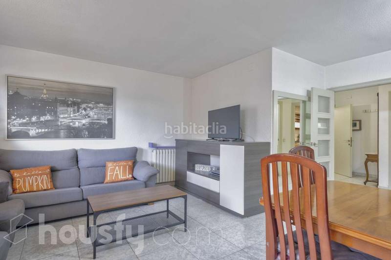 Foto c8af9a72-956c-4b3f-9b85-52fec70b501e. Casa adossada a carrer del berguedà . a Progrés Rubí