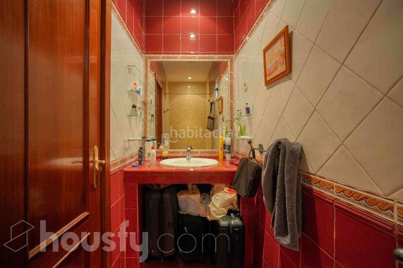 Foto ad0037cb-2c84-47c7-a52f-6c2e9c9ff1a9. Piso en calle de toledo . en Embajadores-Lavapiés Madrid