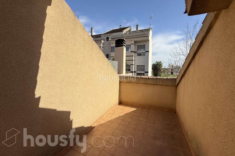 Foto 013e21f8-3c3f-4308-8824-74ec17946f12. Alquiler casa en calle morunos . en Juan de Borbón Murcia