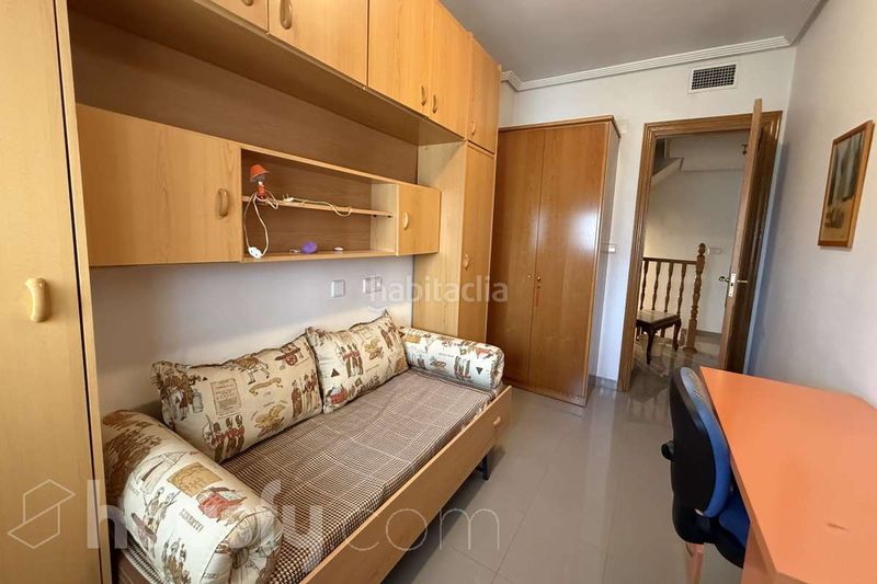 Foto b5224a2b-95c2-4053-a33f-e30f0d948a07. Alquiler casa en calle morunos . en Juan de Borbón Murcia