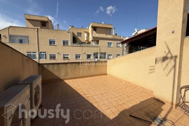 Foto dd7ec794-0b48-4203-8f00-39b4a0a2e6bb. Alquiler casa en calle morunos . en Juan de Borbón Murcia