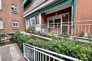 Rent Flat in Calle de blas de otero .