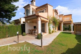 Casa a schiera  Cl les tres soques .