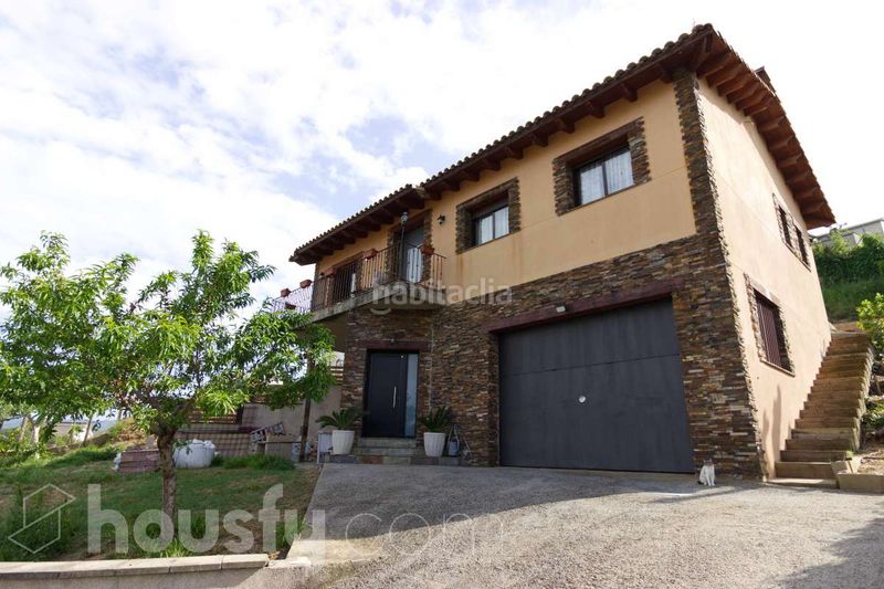 Foto c0a5587d-34a4-4089-980a-9cb02d0ae769. Casa en carrer de miguel àngel . en Riells i Viabrea