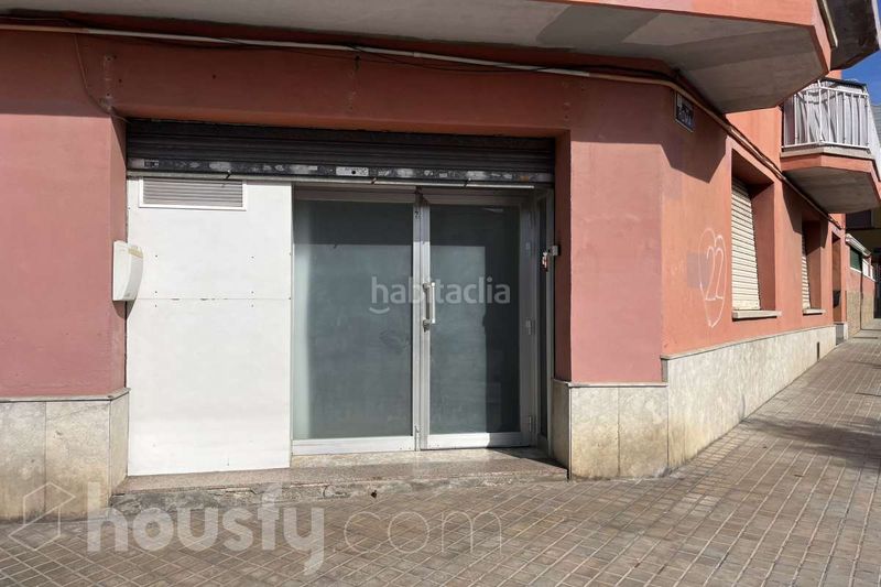 Foto 295973d3-870f-4ae6-842c-2e9f7f449878. Lloguer local comercial a avinguda de roma . a Banyeres Premià de Mar
