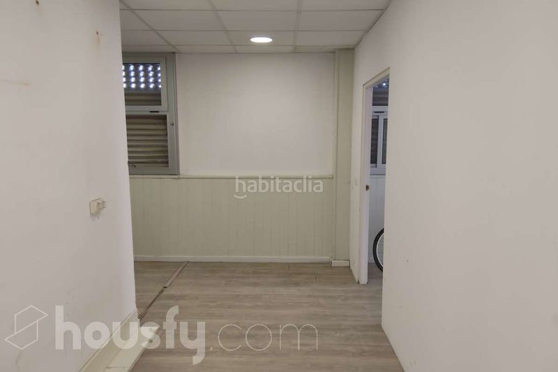 Foto 3d6146aa-5d98-4eb3-8864-eaf1c07bd547. Lloguer local comercial a avinguda de roma . a Banyeres Premià de Mar