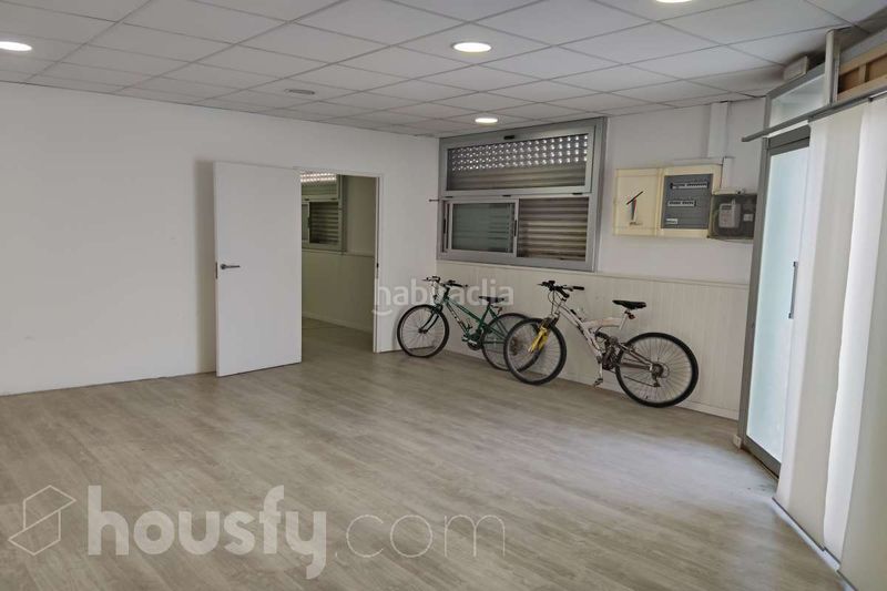 Foto ae1471c5-46e1-46db-a0bd-5acb4e014906. Lloguer local comercial a avinguda de roma . a Banyeres Premià de Mar