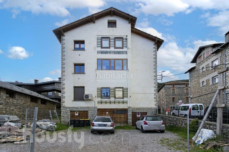 Foto 4e10091d-cf09-43f1-8934-81b0988d21ff. Pis a carrer orient . a Alp