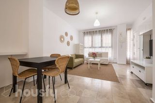 Rent Ground floor in Calle de pilar perez lavid .