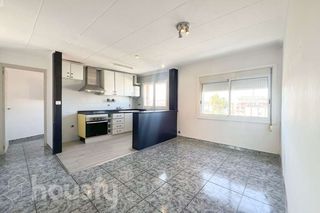 Rent Flat in Carrer del dos de maig .