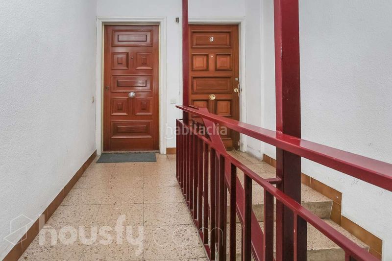 Foto a3b9f7fc-1788-443c-beae-9c3f568c12e8. Pis a calle casamada . a Abrera
