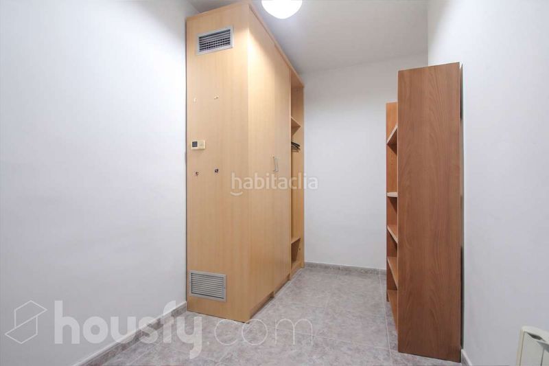 Foto e7379def-dffc-4a39-a4b5-be9d70eb4281. Pis a calle casamada . a Abrera