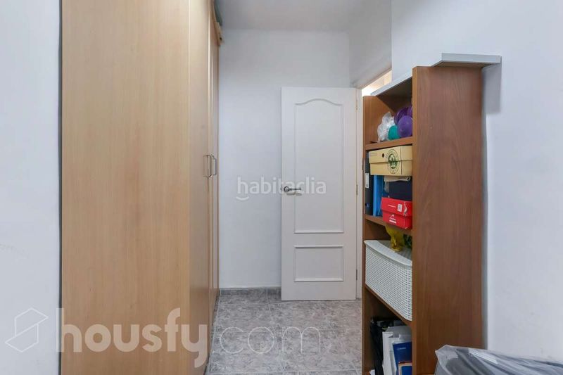 Foto ead9865c-00d2-4487-9eea-a927d021adbd. Pis a calle casamada . a Abrera